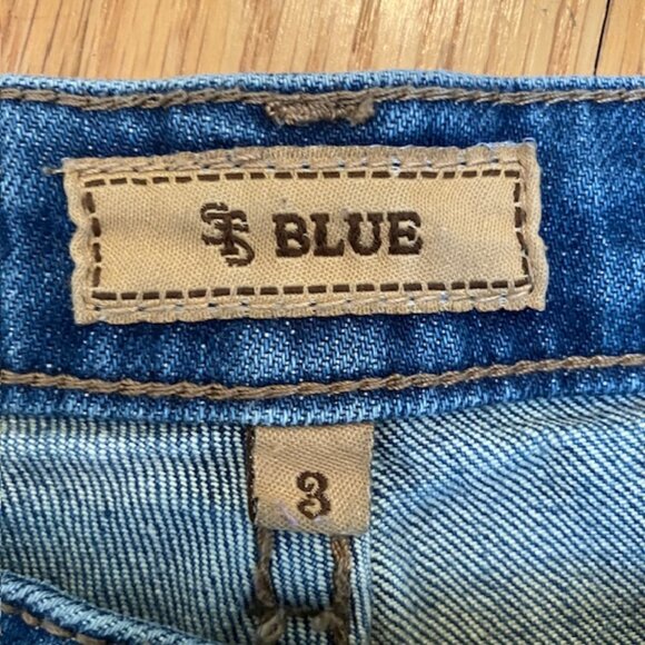 STS Blue distressed denim shorts with embroidery size 3 - Picture 3 of 8
